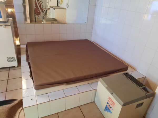 4 Seater Jacuzzi Cover